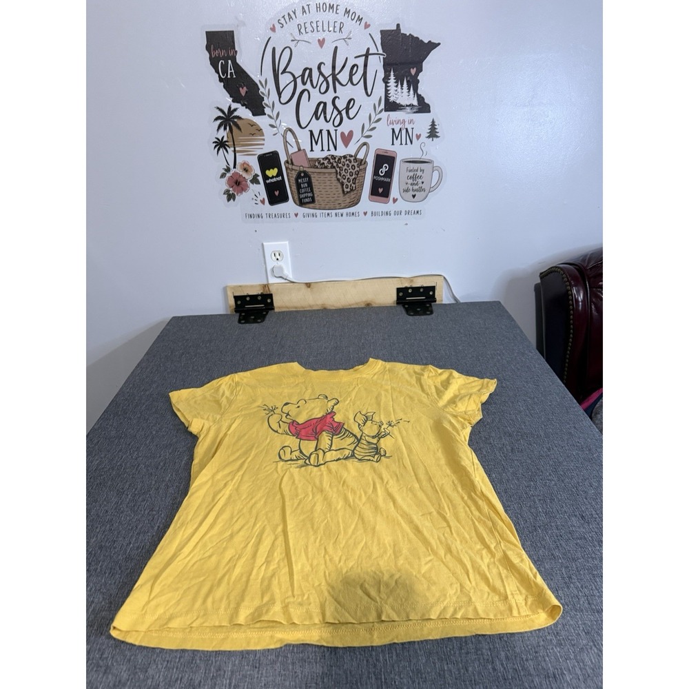 Disney Winnie the Pooh Adult Unisex T-Shirt Yellow Size M Disney Franchise